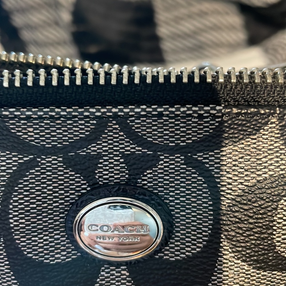 🔥EUC COACH Black/Gray Signature Coated
Canvas and Leather Peyton Dome Satchel - Picture 3 of 7